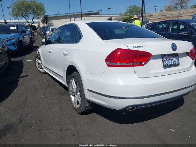 1VWBV7A3XFC101823 Volkswagen Passat 2.0l Tdi Se
