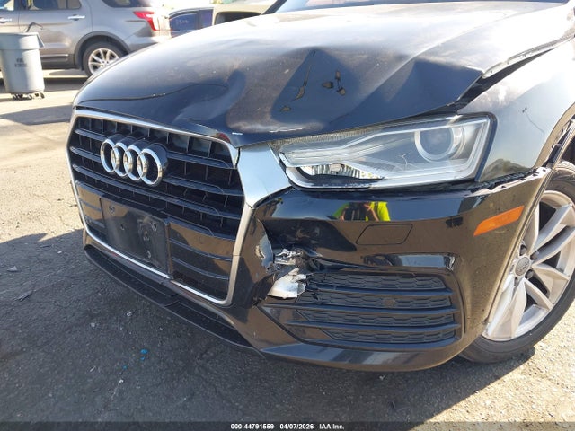 WA1BCCFS8JR028081 Audi Q3 2.0t Premium/2.0t Sport Premium