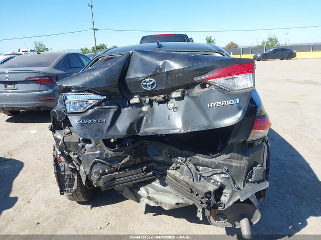 2021 Toyota Corolla Hybrid Le მანქანა იყიდება აუქციონზე, vin: JTDEAMDE5MJ034550, აუქციონის ნომერი: 44791572