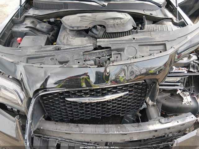 2015 Chrysler 300 300s მანქანა იყიდება აუქციონზე, vin: 2C3CCAGGXFH808717, აუქციონის ნომერი: 44791573