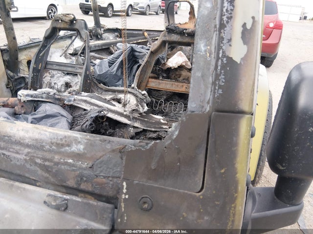 44791644 :رقم المزاد ، 1J4AA5D18AL222541 vin ، 2010 Jeep Wrangler Sahara مزاد بيع