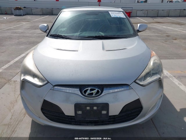 Aukcja sprzedaży 2013 Hyundai Veloster Base W/black, vin: KMHTC6AD6DU114345, numer aukcji: 44791653