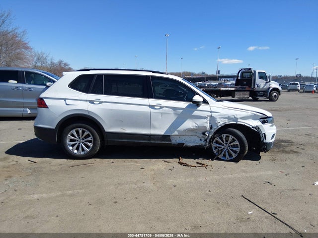 Продаж на аукціоні авто 2018 Volkswagen Tiguan 2.0t S, vin: 3VV0B7AX2JM068413, номер лоту: 44791709