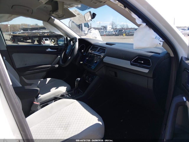 Продаж на аукціоні авто 2018 Volkswagen Tiguan 2.0t S, vin: 3VV0B7AX2JM068413, номер лоту: 44791709