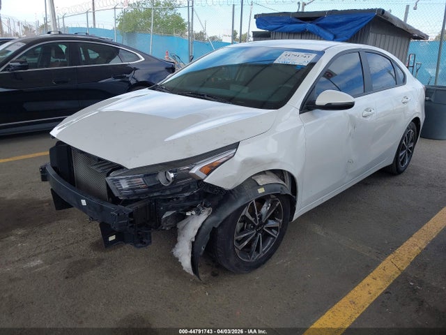 KIA Forte Lxs 2023 3KPF24AD3PE609615 Image 2