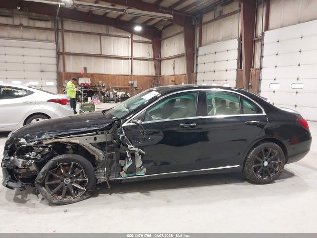44791756 :رقم المزاد ، WDDWF8EB4LR539275 vin ، 2020 Mercedes-benz C 300 4matic مزاد بيع