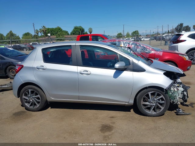 VNKKTUD34JA090848 Toyota Yaris L/le/se