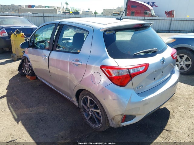 VNKKTUD34JA090848 Toyota Yaris L/le/se