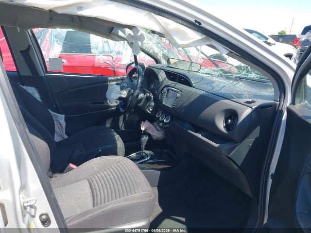 VNKKTUD34JA090848 Toyota Yaris L/le/se