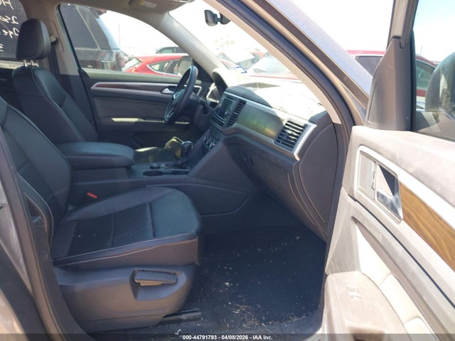 44791793 :رقم المزاد ، 1V2LP2CAXNC557575 vin ، 2022 Volkswagen Atlas 2.0t Se مزاد بيع