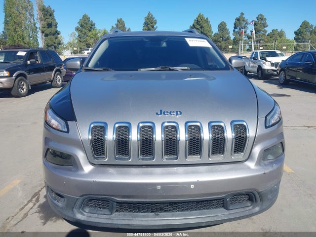 1C4PJLCB4HW604184 Jeep Cherokee Latitude Fwd