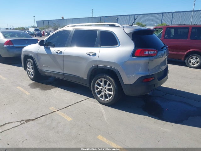 2017 JEEP CHEROKEE 1C4PJLCB4HW604184 Photo 2