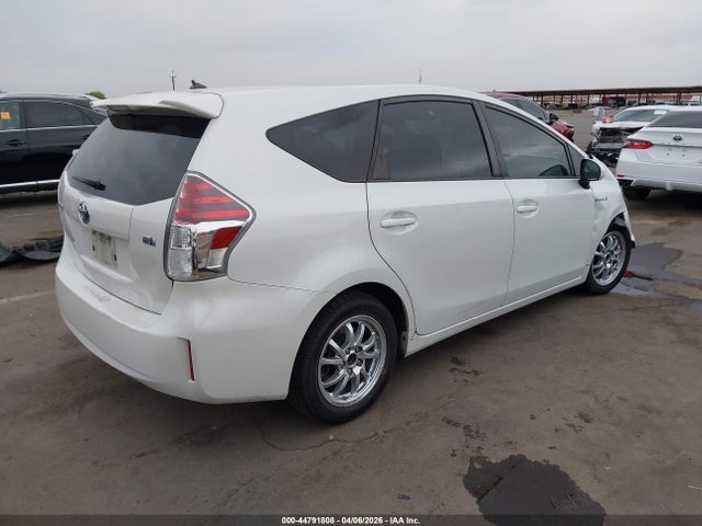 JTDZN3EU5GJ042089 Toyota Prius V Two