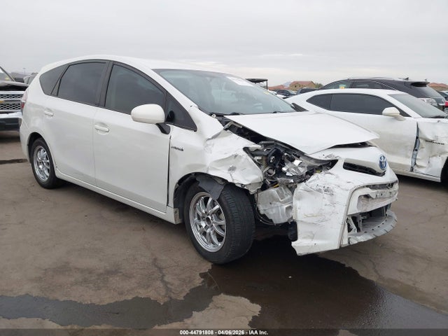 JTDZN3EU5GJ042089 Toyota Prius V Two