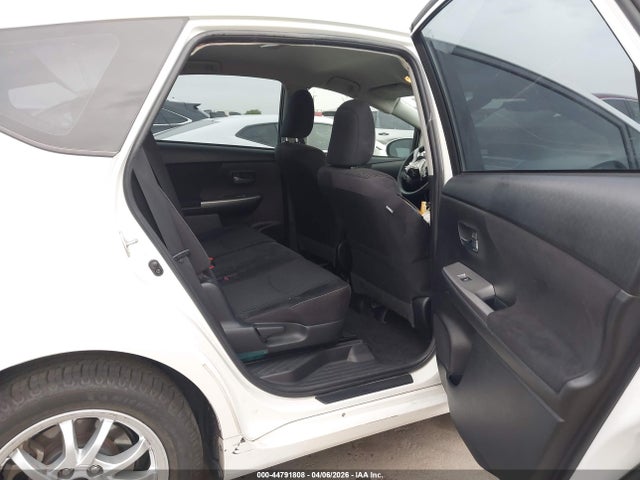 JTDZN3EU5GJ042089 Toyota Prius V Two