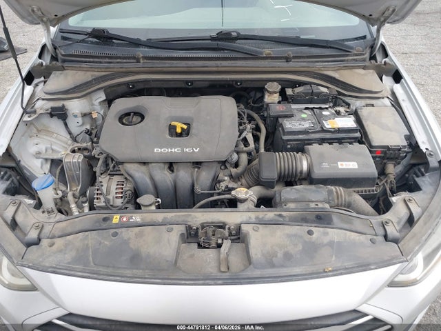 KMHD84LF1JU718065 Hyundai ELANTRA SEL