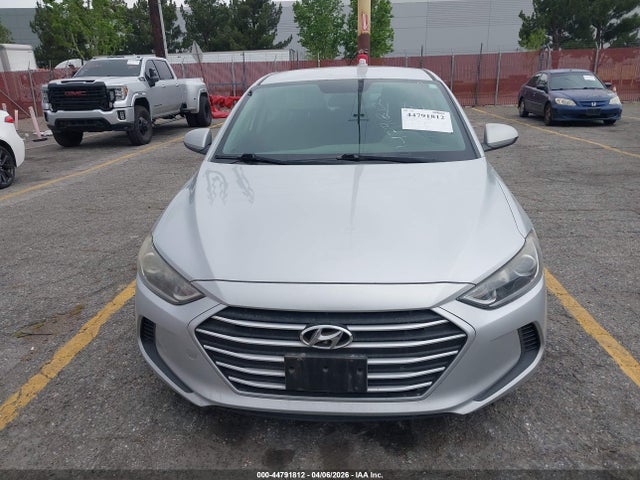 KMHD84LF1JU718065 Hyundai ELANTRA SEL