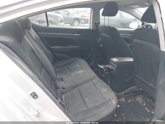 KMHD84LF1JU718065 Hyundai ELANTRA SEL