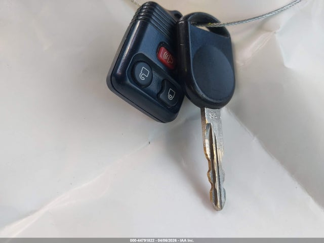 Продажа на аукционе авто 2005 Ford Escape Xlt, vin: 1FMYU03165KB41402, номер лота: 44791822