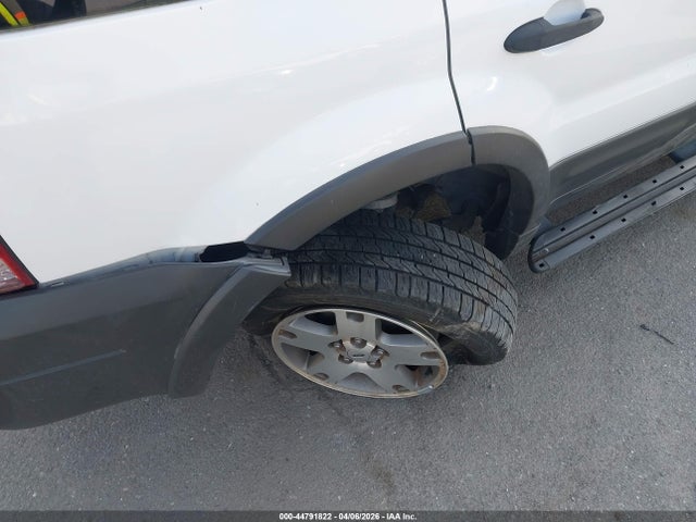 Продажа на аукционе авто 2005 Ford Escape Xlt, vin: 1FMYU03165KB41402, номер лота: 44791822
