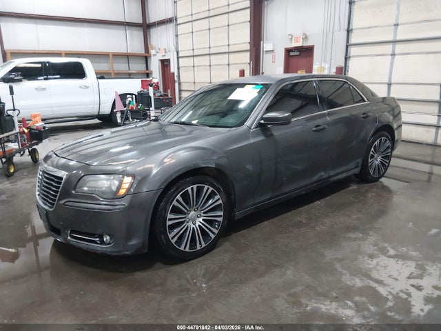 2013 Chrysler 300 300s მანქანა იყიდება აუქციონზე, vin: 2C3CCABG3DH547242, აუქციონის ნომერი: 44791842