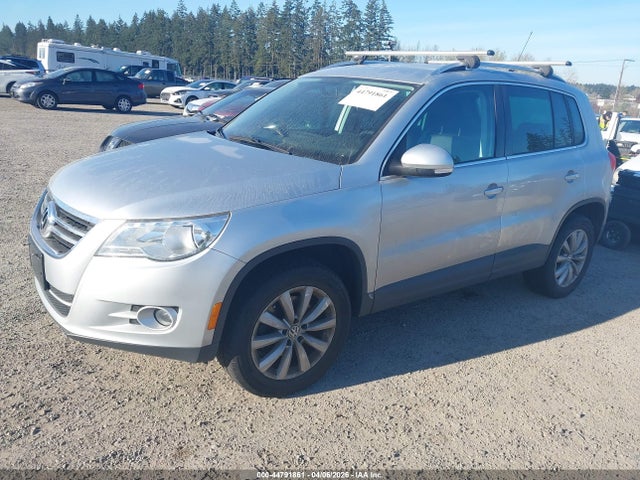 2011 VOLKSWAGEN TIGUAN WVGBV7AX0BW545450 Photo 1