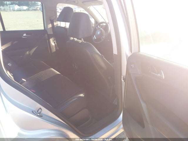 2011 VOLKSWAGEN TIGUAN WVGBV7AX0BW545450 Photo 7