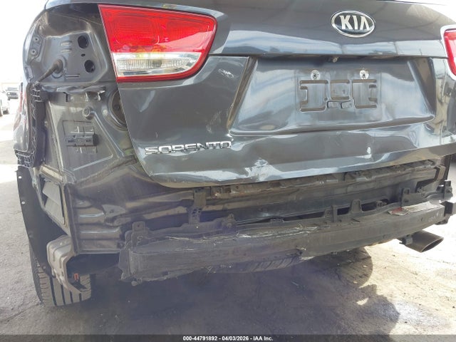 5XYPG4A58HG329966 KIA Sorento 3.3l Lx