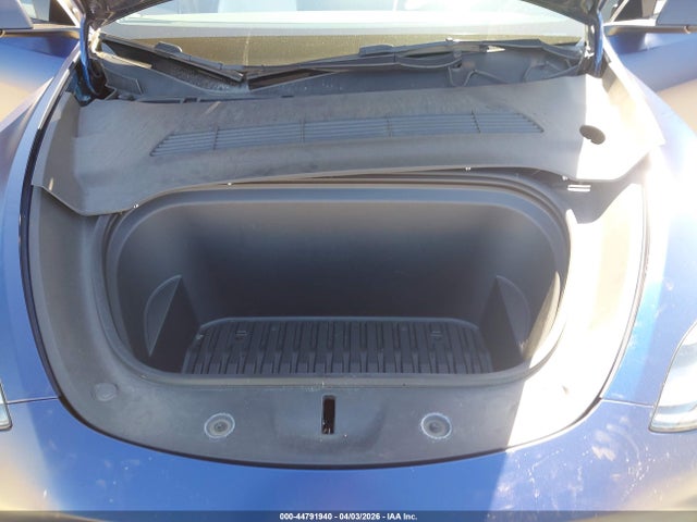 44791940 :رقم المزاد ، 7SAYGDEF7NF326022 vin ، 2022 Tesla Model Y Performance Dual Motor All-wheel Drive مزاد بيع