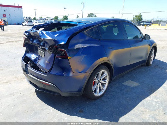44791940 :رقم المزاد ، 7SAYGDEF7NF326022 vin ، 2022 Tesla Model Y Performance Dual Motor All-wheel Drive مزاد بيع
