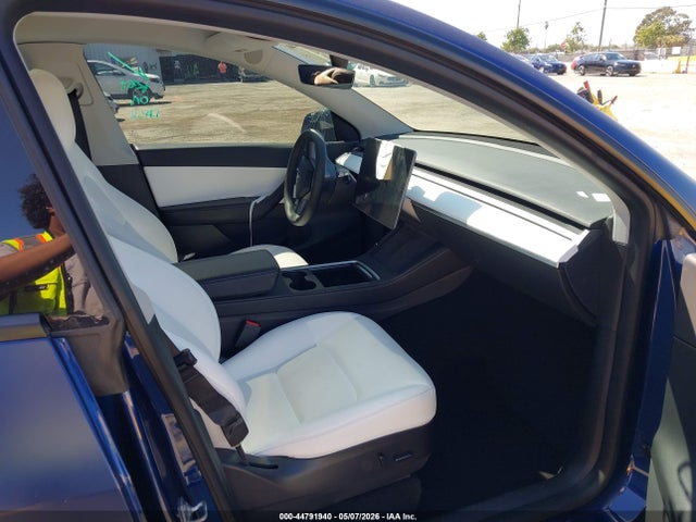 44791940 :رقم المزاد ، 7SAYGDEF7NF326022 vin ، 2022 Tesla Model Y Performance Dual Motor All-wheel Drive مزاد بيع
