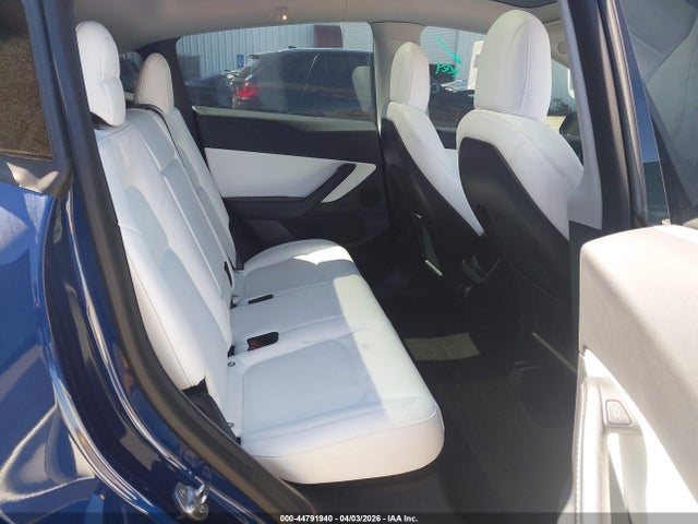 44791940 :رقم المزاد ، 7SAYGDEF7NF326022 vin ، 2022 Tesla Model Y Performance Dual Motor All-wheel Drive مزاد بيع