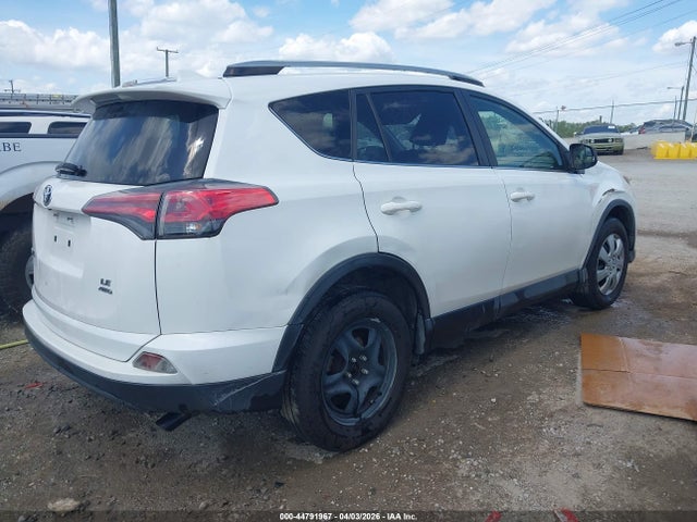 JTMBFREV4HJ716230 Toyota RAV4 LE