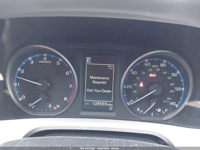 JTMBFREV4HJ716230 Toyota RAV4 LE