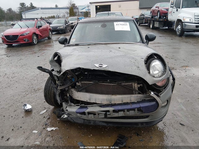 Продажа на аукционе авто 2017 Mini Hardtop Cooper, vin: WMWXP5C37H3B15847, номер лота: 44792025