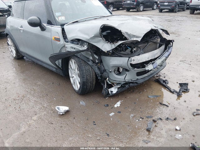 Продажа на аукционе авто 2017 Mini Hardtop Cooper, vin: WMWXP5C37H3B15847, номер лота: 44792025