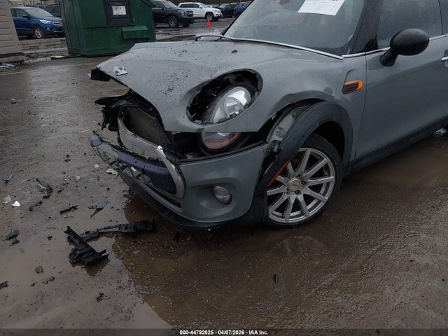 Продажа на аукционе авто 2017 Mini Hardtop Cooper, vin: WMWXP5C37H3B15847, номер лота: 44792025