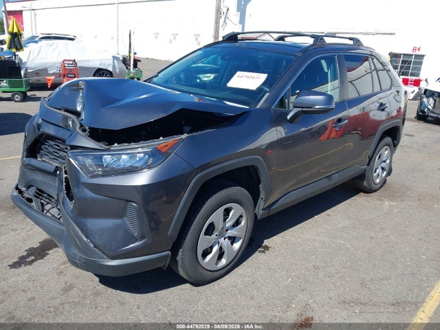 Toyota RAV4 LE 2019 2T3G1RFV7KC053250 Image 2