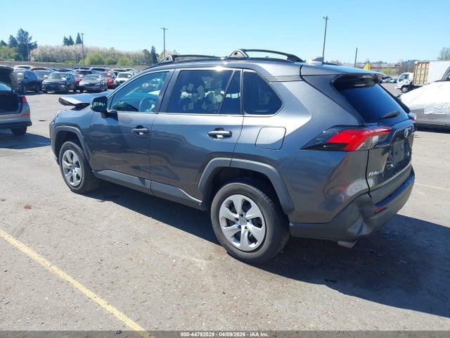 Toyota RAV4 LE 2019 2T3G1RFV7KC053250 Image 3