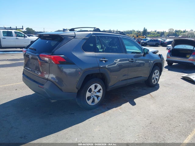 Toyota RAV4 LE 2019 2T3G1RFV7KC053250 Image 4