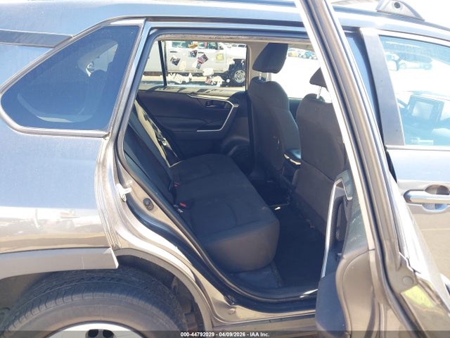 Toyota RAV4 LE 2019 2T3G1RFV7KC053250 Image 8
