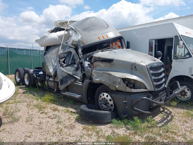 Продаж на аукціоні авто 2025 Freightliner New Cascadia 126, vin: 1FUJHHDR5SLWE2031, номер лоту: 44792117