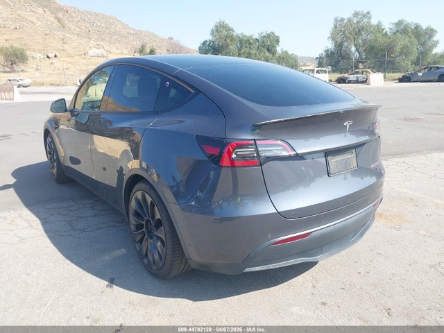 Продажа на аукционе авто 2021 Tesla Model Y Performance Dual Motor All-wheel Drive, vin: 5YJYGDEF9MF157939, номер лота: 44792129