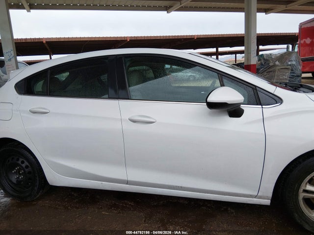 3G1BE6SM2HS570110 Chevrolet Cruze Lt Auto