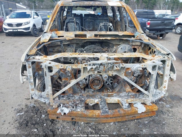 Продажа на аукционе авто 2020 Chevrolet Suburban 4wd Premier, vin: 1GNSKJKJ1LR105734, номер лота: 44792269