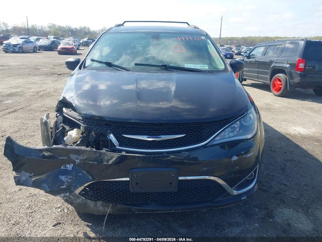 Продаж на аукціоні авто 2018 Chrysler Pacifica Touring L, vin: 2C4RC1BG6JR357317, номер лоту: 44792291