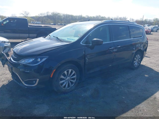 Продаж на аукціоні авто 2018 Chrysler Pacifica Touring L, vin: 2C4RC1BG6JR357317, номер лоту: 44792291