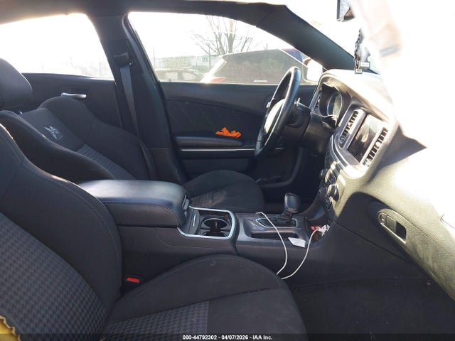 Продаж на аукціоні авто 2015 Dodge Charger Se, vin: 2C3CDXFG5FH760125, номер лоту: 44792302