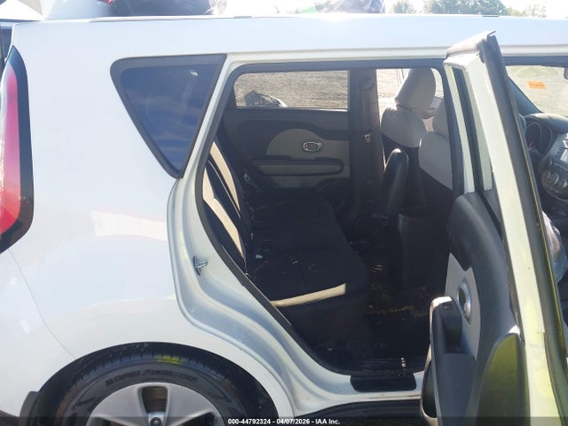 44792324 :رقم المزاد ، KNDJN2A26G7334987 vin ، 2016 Kia Soul مزاد بيع