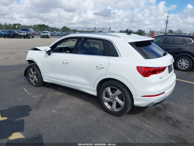 Продаж на аукціоні авто 2020 Audi Q3 Premium 45 Tfsi Quattro Tiptronic, vin: WA1AECF32L1023507, номер лоту: 44792339